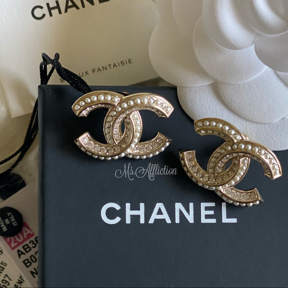 CHANEL NWT CC XL Gold Crystal Pearl Earrings